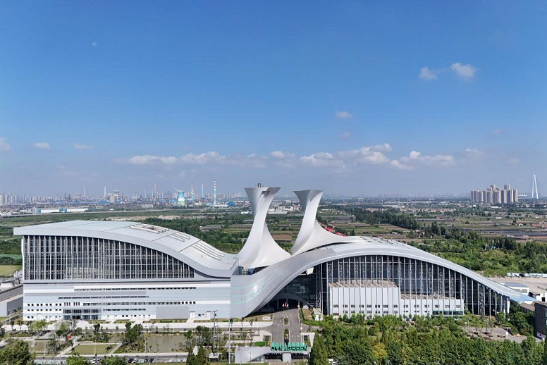 贵宾会动力武汉公司两青工被聘为“湖北青年环境 友好使者”